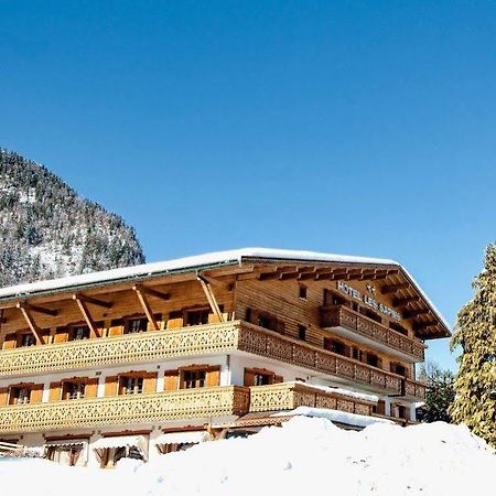 Hotel Les Sapins La Clusaz Bagian luar foto