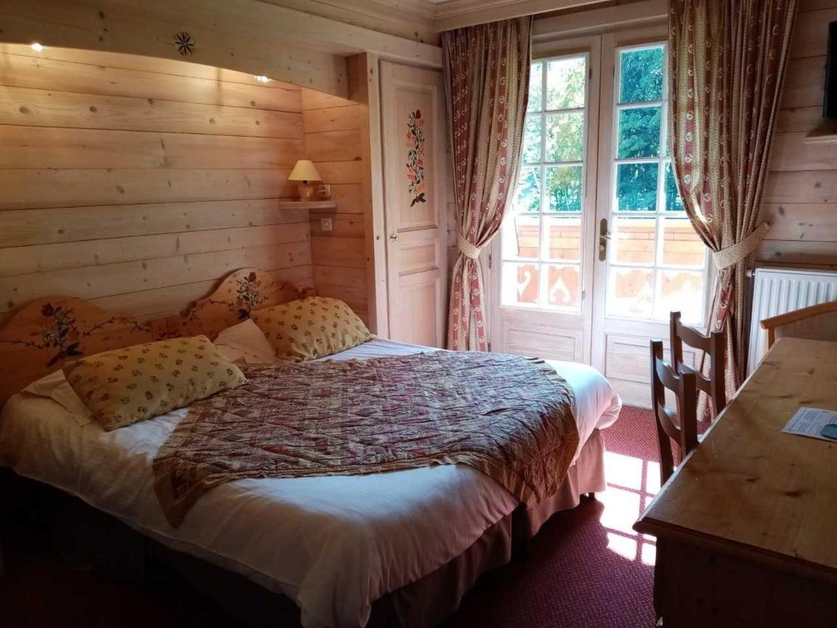 Hotel Les Sapins La Clusaz Bagian luar foto