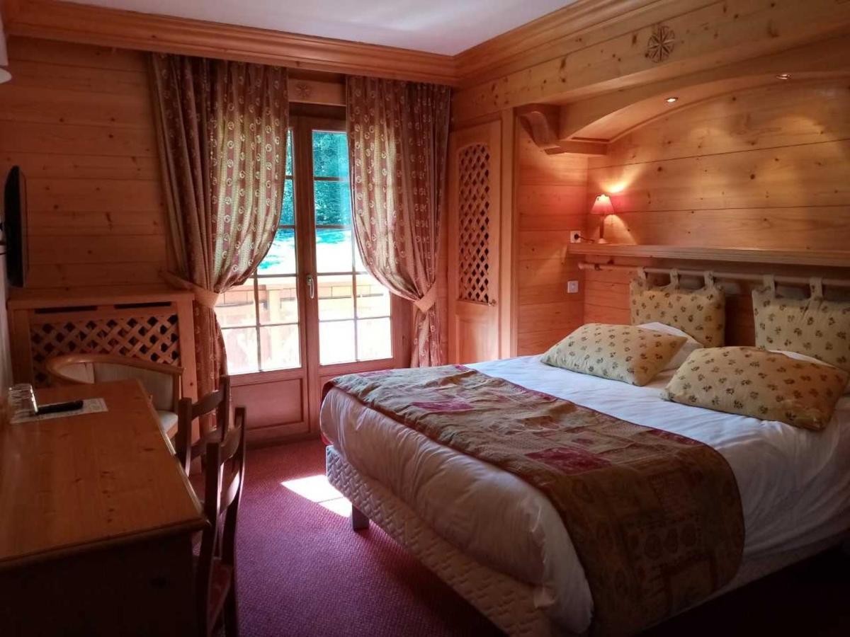 Hotel Les Sapins La Clusaz Bagian luar foto