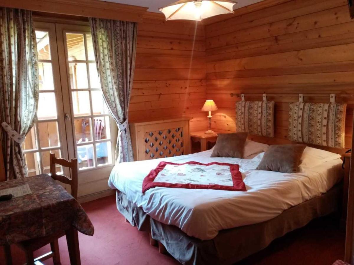 Hotel Les Sapins La Clusaz Bagian luar foto