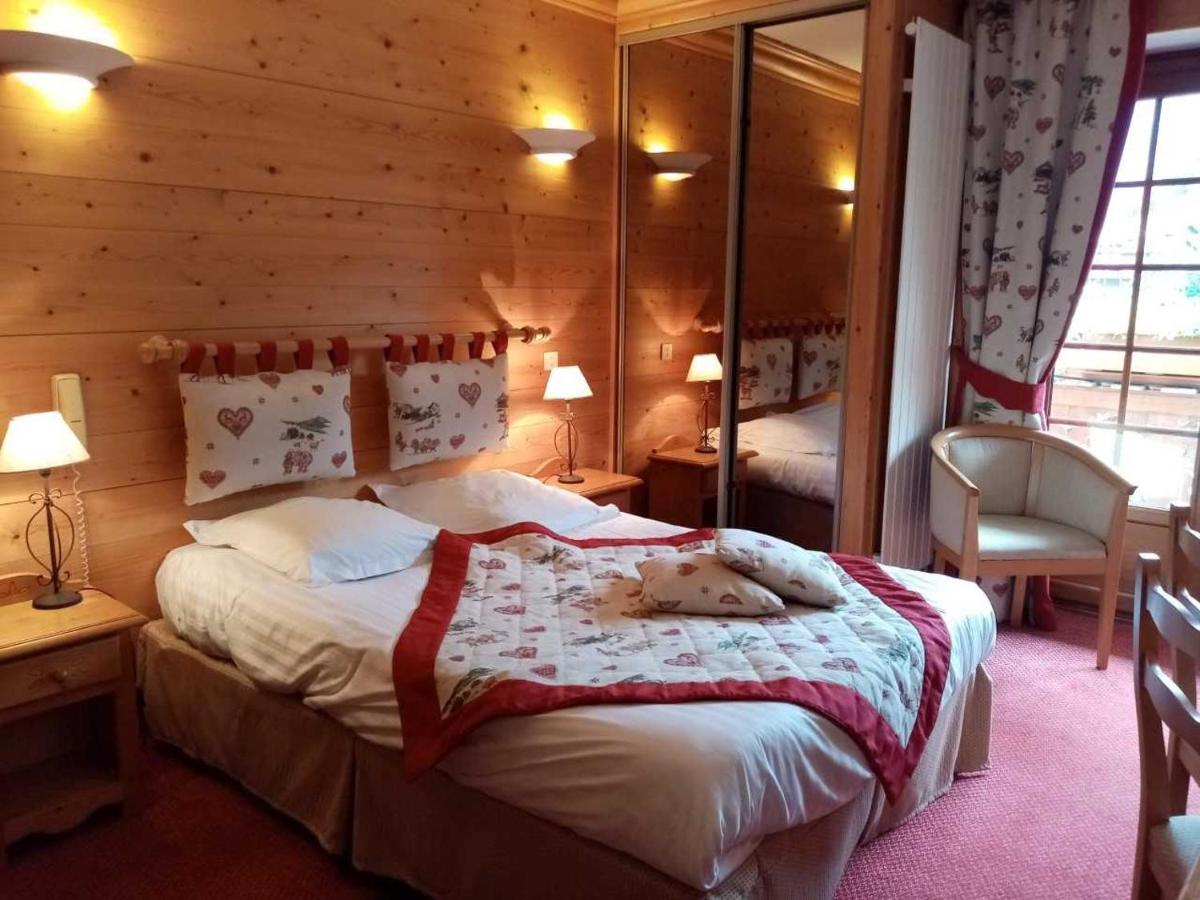 Hotel Les Sapins La Clusaz Bagian luar foto
