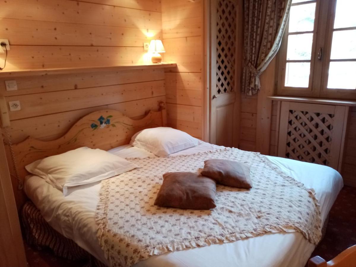 Hotel Les Sapins La Clusaz Bagian luar foto