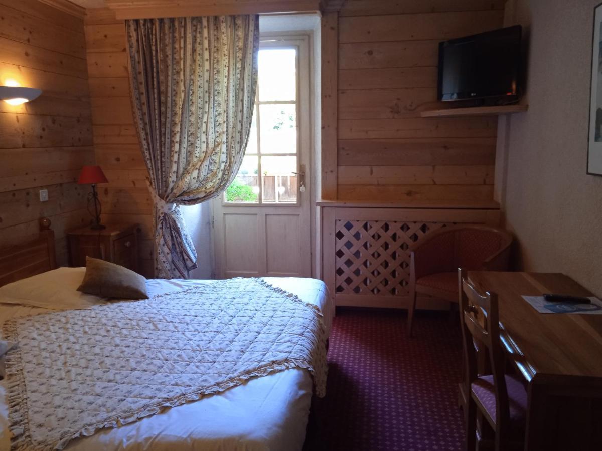 Hotel Les Sapins La Clusaz Bagian luar foto