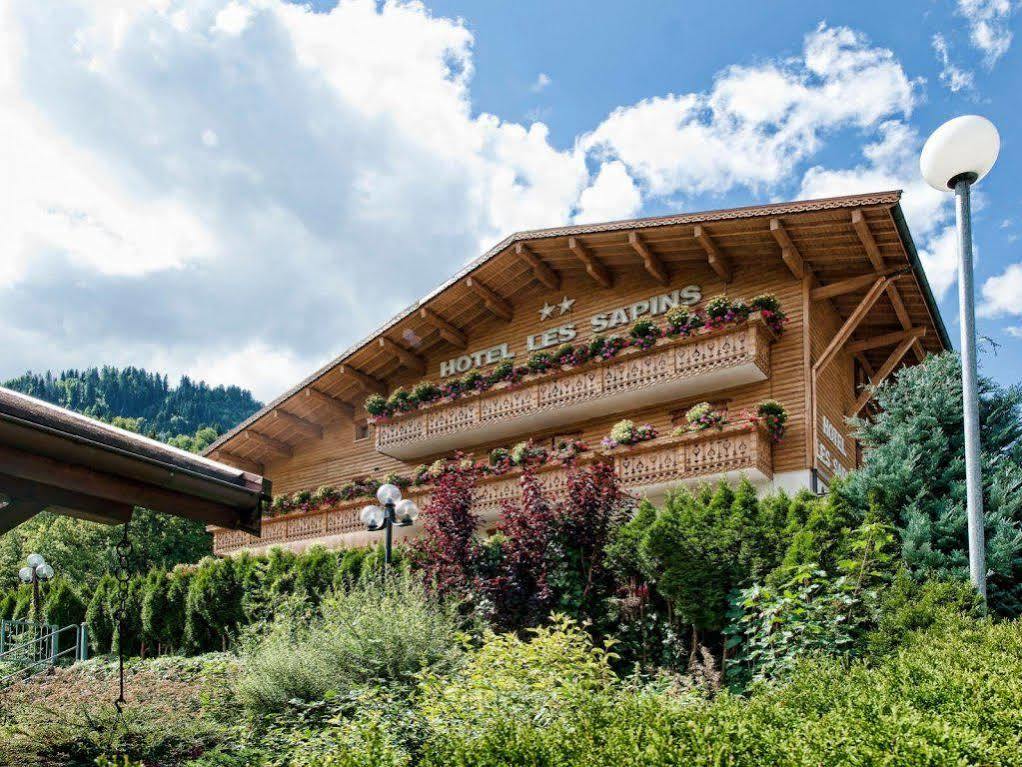 Hotel Les Sapins La Clusaz Bagian luar foto